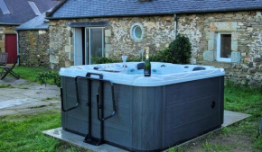Une longère pleine de charme au bout du monde ! jacuzzi extérieur vue sur la campagne, salle de billard